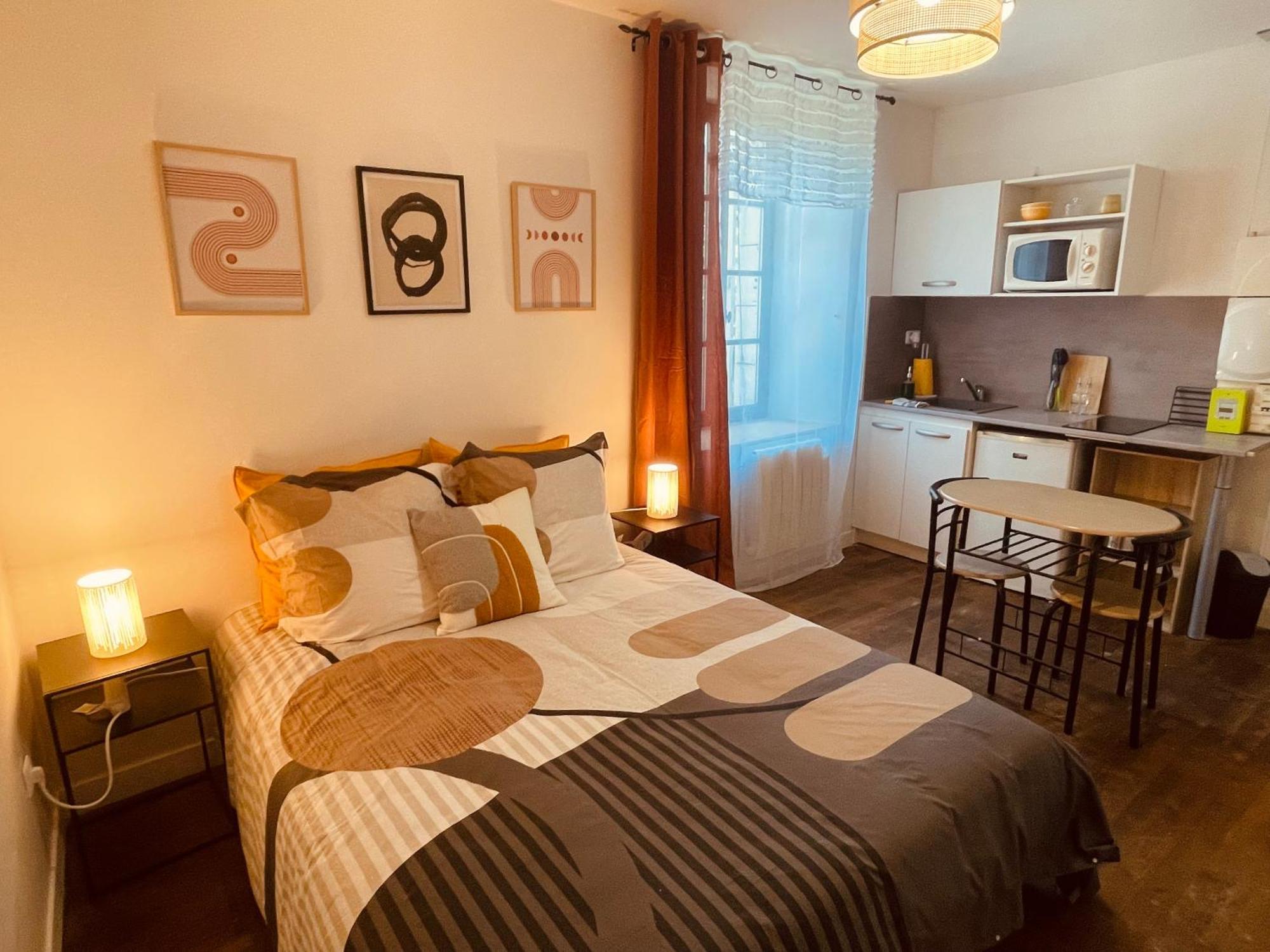 Апартаменти Le Romelia - Wifi Fibre - Calme - Parking Ангулем Екстер'єр фото
